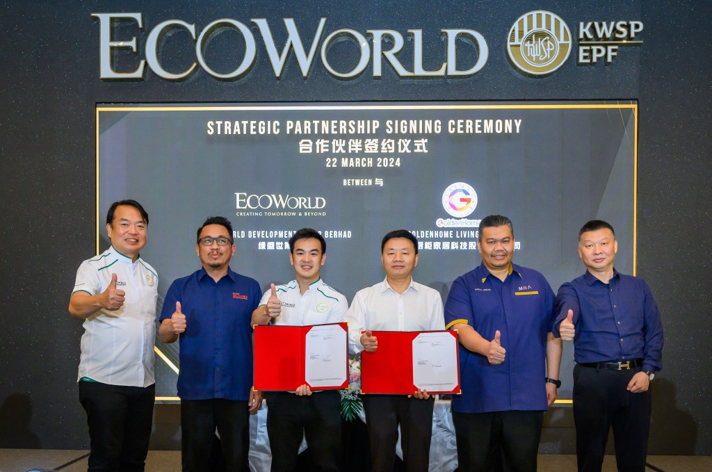 At the MoU signing ceremony are (from Left) Chang, Nik Izuddin, Liew, Gu, Sherulanuar and Wen.